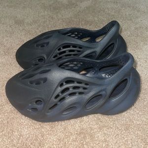 Yeezy Foam Runner Mineral Blue men’s size 5